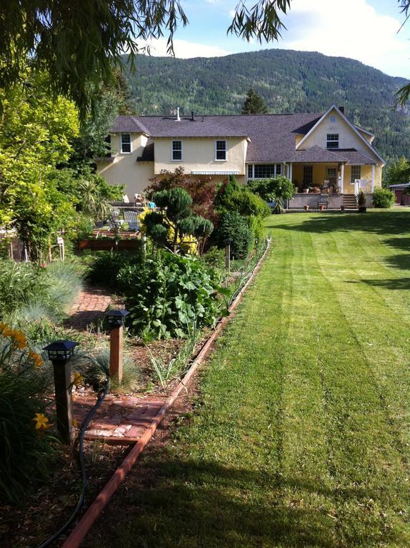 Genelle House B&B Guest House Exterior photo