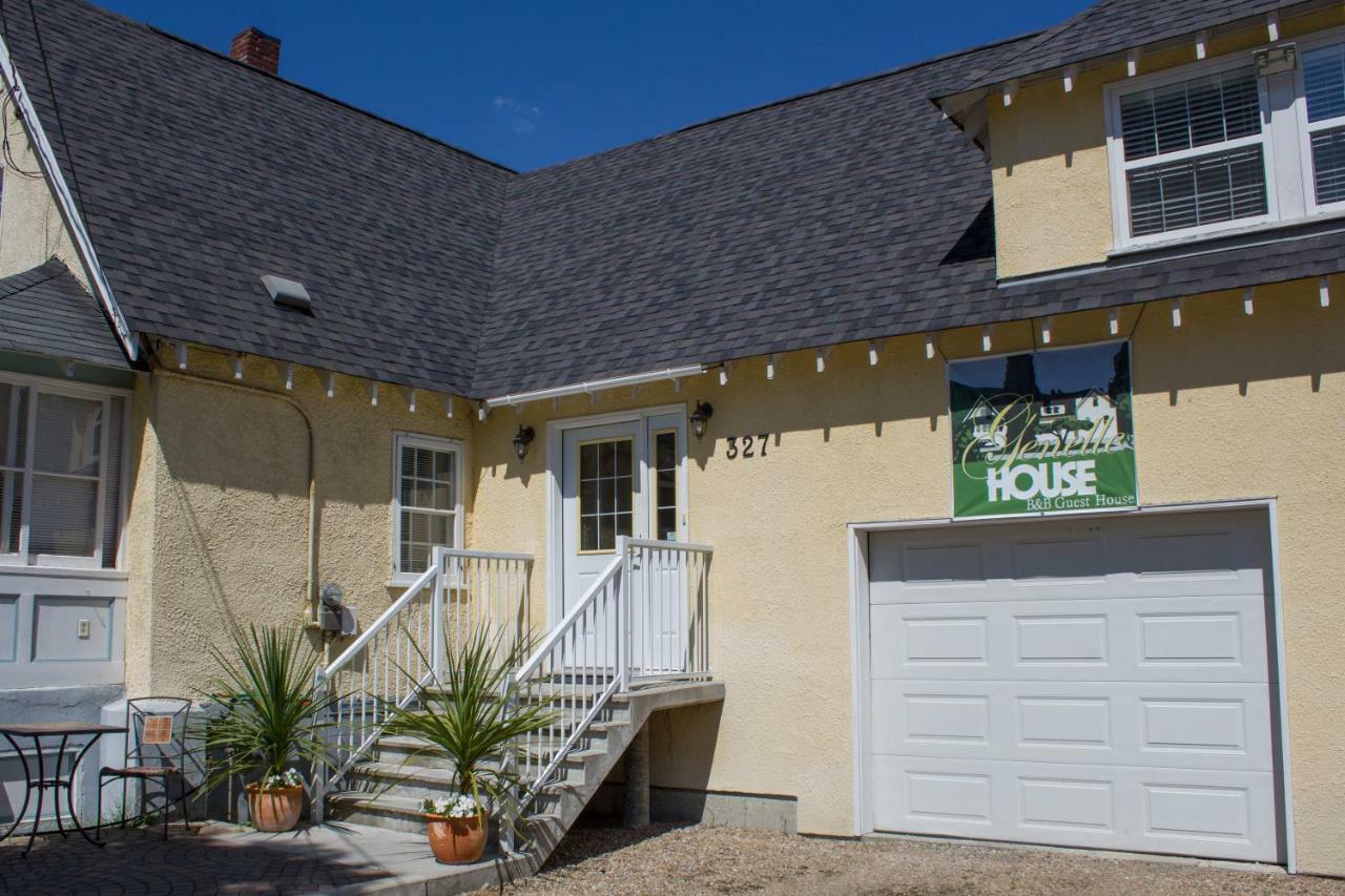 Genelle House B&B Guest House Exterior photo